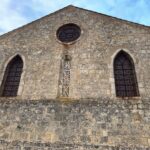 Face est rapprochée église sauvian